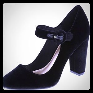 Christian Siriano Black Velvet Pumps